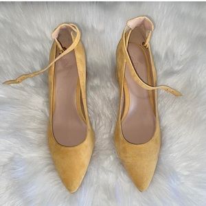 Heeled flats
